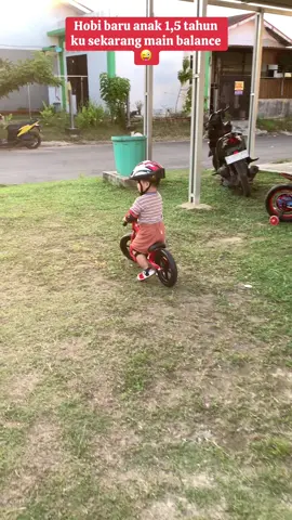 Hehee mau di ikutin lomba nih kayaknyaa bocil 😁