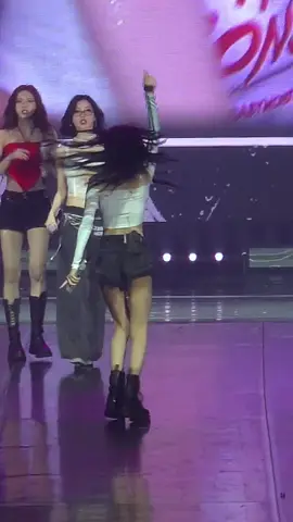 3 queens of twerking 😅😅#jungahyeonbabymonster #asa #chiquita 