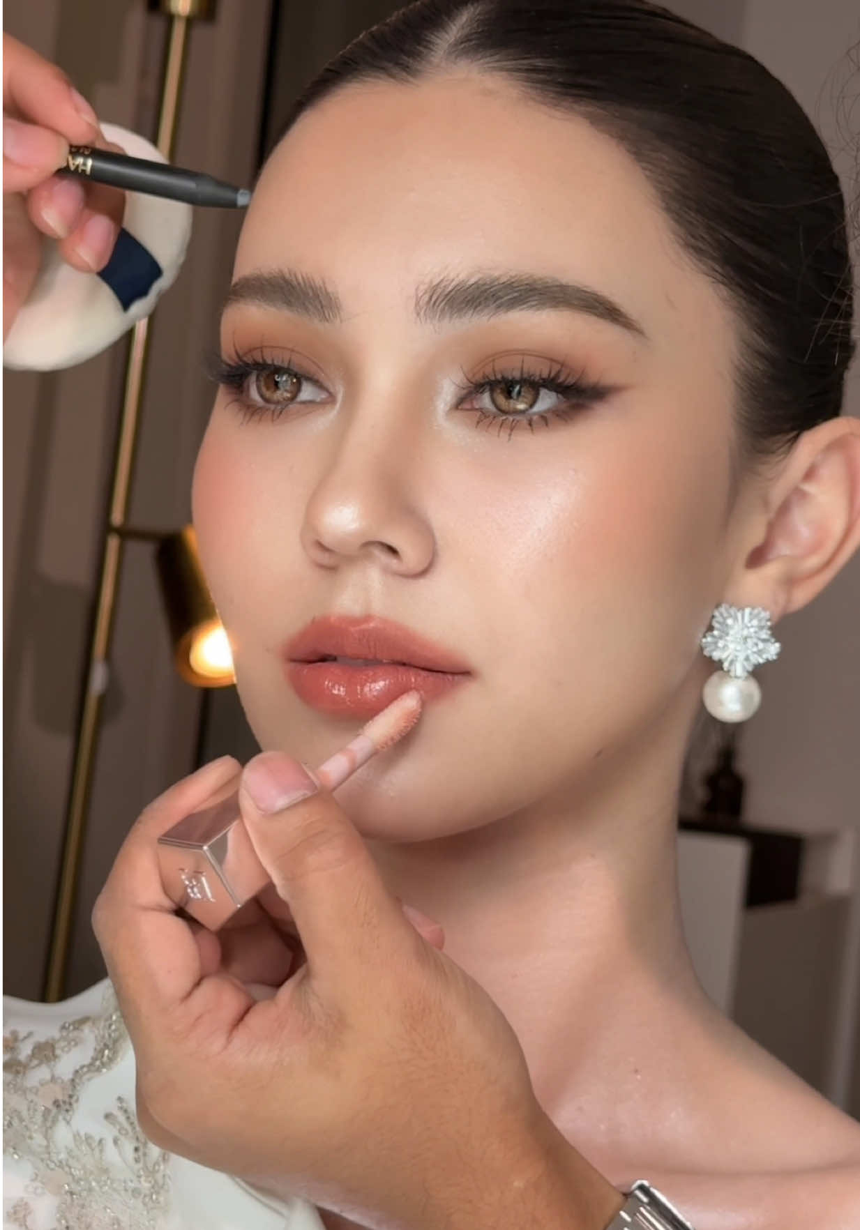 Every bride deserves timeless elegance 💍 Makeup : @jongkitmakeup  Hair :  @thira_hairstyle  Dress : @thames_officialth  #jongkitmakeup #jongkit_makeup #bridemakeup #birde #bridethailand        