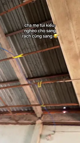 cái nhà năm 2000 hồi đó giờ kiểu: 😂  #xuhuong #buontamtrang #storytime #nhachaymoingay #tiktokgiaitri 