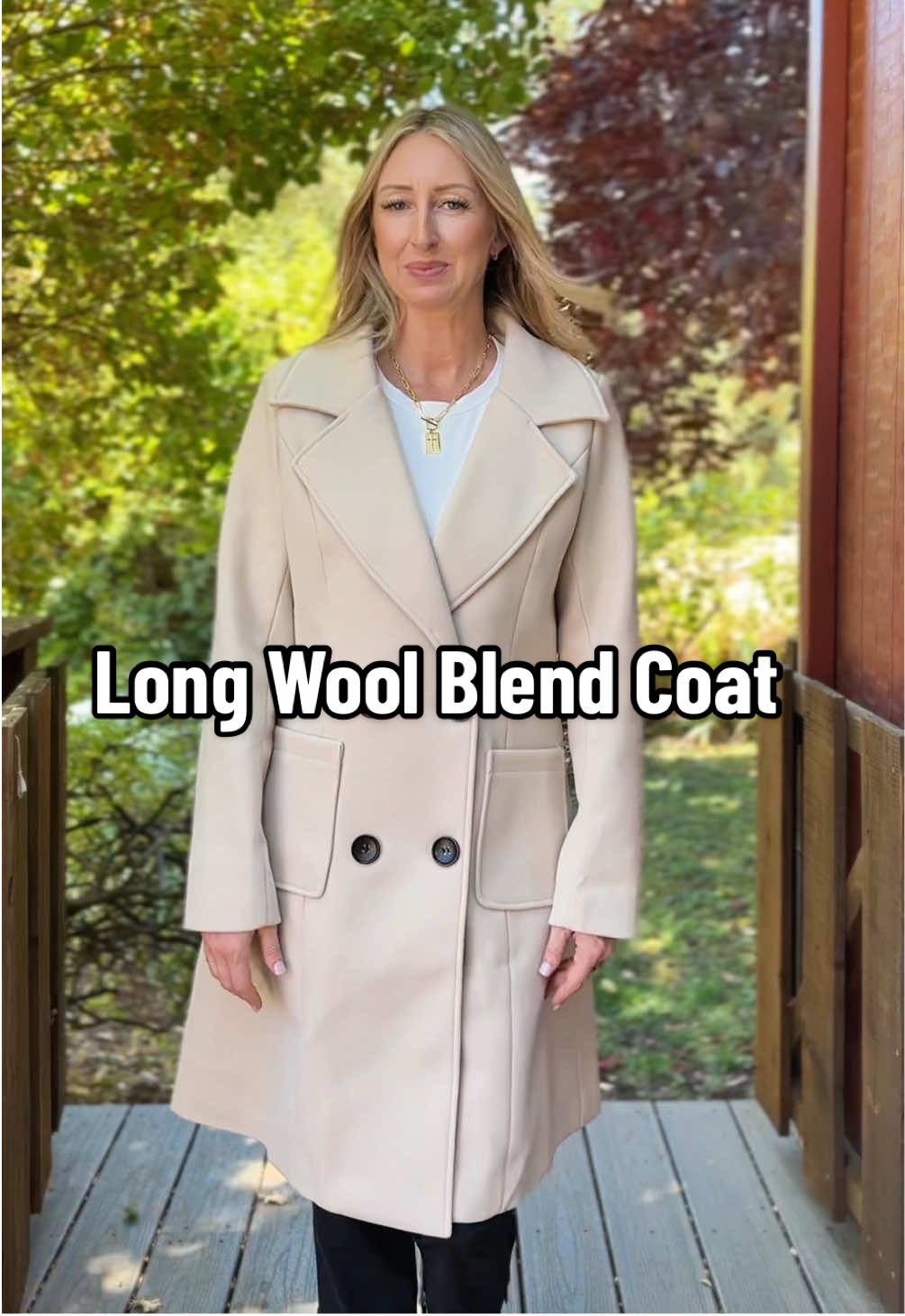 Chic, feminine, and timeless. This coat looks designer but it’s so affordable. The cut is so flattering and it comes in gorgeous colors. @Molitree #woolcoat #trenchcoat #trenchcoatoutfit #wintercoat #fallfashion 