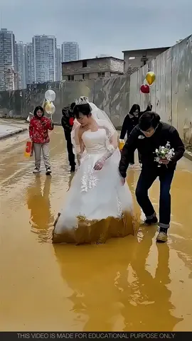 Japanese Bride Shows the Secret to Staying Clean in Rain🌧️⛈️