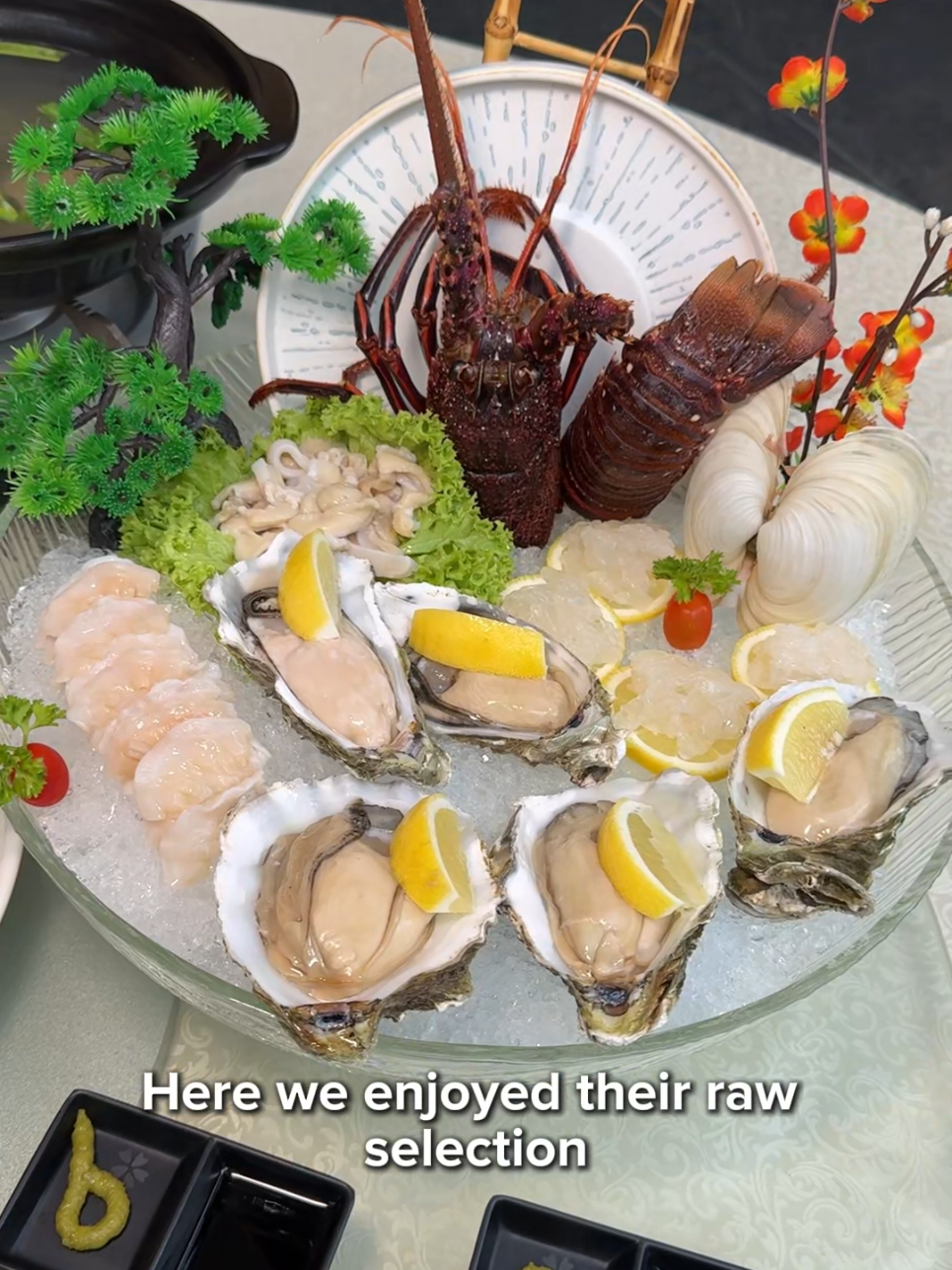 Fresh live seafood at super affordable prices! You can enjoy raw oysters, geoduck and lobster here 🦞🦪 They even have VIP rooms available for a more private dining experience 🍽️ 📍The Fishermen's Club, Unit G1 & G2, Mont' Kiara Meridin, Mont Kiara, 50480 Kuala Lumpur, Wilayah Persekutuan Kuala Lumpur 🕰️11AM-3PM, 530-1030PM