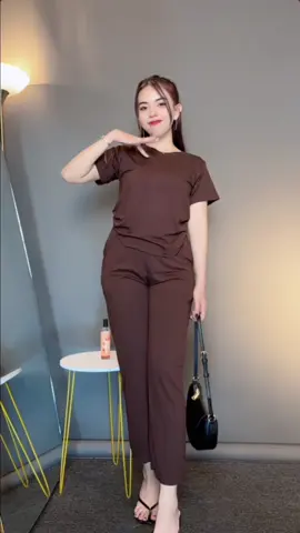 Cocok bgt buat nyantai ni best😚 bahanya adem tbl , gercep seblm warna yg kmu suka hbs best😎🥳🤩#oneset #fyppppppppppppppppppppppp #fypage 