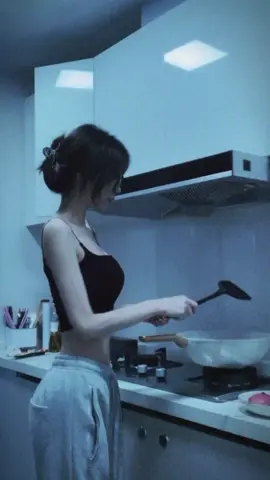 Ăn để lấy sức đi biển thoiii#xuhuong #viraltiktok #fyp 