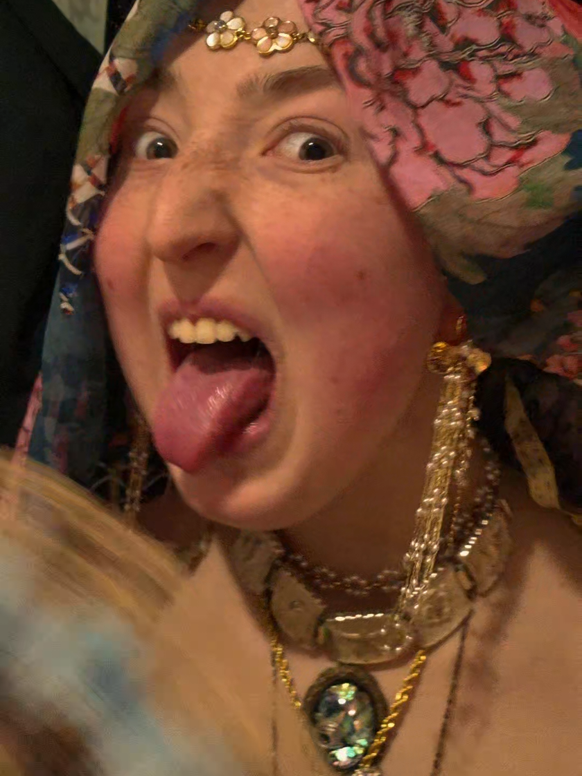 🫐🌟⚘️                                        #anneofcleves #medieval #naturalbeauty #princesscore #porquetevas 