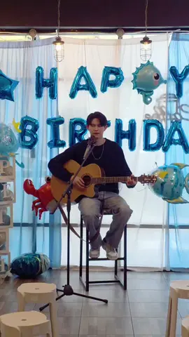 HBD น้อนเพชร ขอให้เจิดจ้ามีคนพบเห็น เป็นเด็กดี อย่าไปหลงตามคนไม่ดี😆 ขอให้ปังๆ มีคนรักสนับสนุนเยอะๆนะ อย่าเพิ่งท้อเรายังต้องสู้ต่อ สักวันจังหวะโอกาสจะเป็นของเรา @jakkaphetphiban 