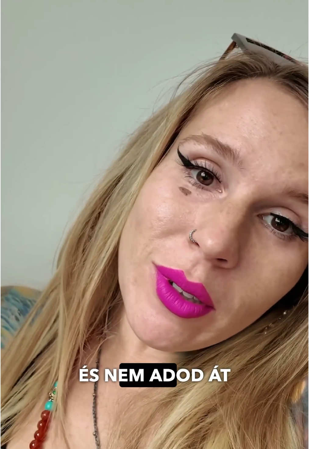 Te làtod azt aki vagy, vagy mèg elfedi a szemed a szemkötő?#önértékelés #teremtoenergia #manifesztacio #univerzum #tudatalatti #azenergiahangosabbmintaszavak #energiavagy #rezges #emelkedes #spiritualis #barathanna #teremtsmagadert #teremtes #kvantummező #manifesztáció #selfconcept #onkepemeles 