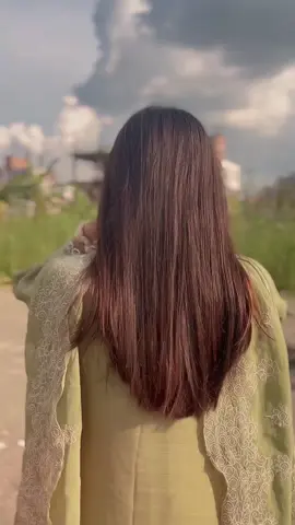 অবশ্যই আমি খারাপ.!🙂 কারণ আমি কারো ইচ্ছেমতো নিজেকে বদলাই না। আমি কারো সুবিধার জন্য অভিনয় করি না, মুখোশ পরি না। যারা বহুরূপী হতে জানে তারা সমাজে ভালো সেজে থাকে। আর আমি? আমি এক রূপে থাকি কঠোর, বাস্তব, অকপট। হ্যাঁ অনেকের চোখে আমি বিষ, অনেকের হৃদয়ে ব্যথা। কারণ আমি সত্য বলি, আর সত্য কষ্ট দেয়। আমি যেমন তেমনই থাকি, দিন বদলায়, আমি বদলাই না।  কাউকে খুশি করার জন্য ভালো সাজি না। কারণ ভালোবাসা যদি মিথ্যে হয়, তাহলে সেটা ঘৃণার চেয়ে ভয়ংকর।  হয়তো আমি ভুল করি, কিন্তু প্রতারাণা করি না। হয়তো আমার আচারণ কারো সহ্য হয় না। কিন্তু আমি কাউকে মিথ্যে স্বপ্ন দেখিয়ে ভাঙ্গি না।  আমি সেই মানুষ, যে একবার ভালোবাসলে প্রাণ দিয়ে বাসে। আর একবার বিশ্বাস ভাঙলে তার জীবনের পথ থেকেই সরে যায়।  যে আমায় বুঝবে, সে পাবে আমায় পুরোটা। আর যারা বুঝবে না, তাদের চোখে আমি সারাজীবন খারাপই থাকব।  তবুও আমি বদলাবো না, কারণ আমি বহু রুপের একজন নই, আমি একটাই রূপে আমি.! #CapCut #foryou #fyp #unfrezzmyaccount #fyppppppppppppppppppppppp #viralthisvideo #viral #views 