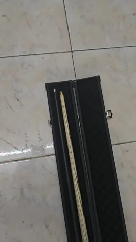 #ไม้คิวบิลเลียดทำจากไม้แอชแท้ คุณภาพพรีเมียม แข็งแรงทนทาน น้ำหนักบาลานซ์ดี ช่วยให้ควบคุมลูกแม่นยำ เหมาะสำหรับผู้เล่นทุกระดับ ทั้งมือใหม่และมืออาชีพ ใช้งานได้ทั้งฝึกซ้อมและแข่งขัน# สลอคบิลเลียด