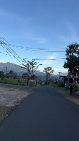 Syahduu poll 🥶🍃  #Karangsari #pamulihansumedang #senjasore #fyp 