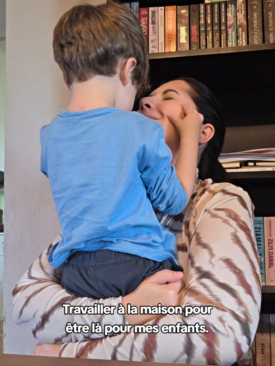 Si tu pouvais travailler depuis la maison et passer du temps avec ton enfant… tu le ferais ? 💻👶 💌 Écris « LIBERTÉ » en DM pour savoir comment je l’ai fait !