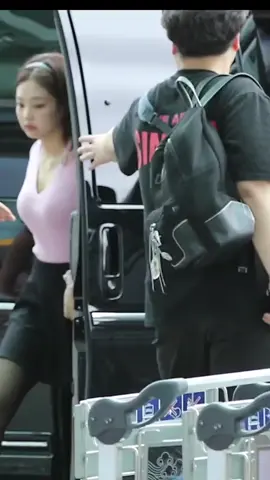 #blackpink#rose#lisa#jennie#ရောက်စမ်းfypပေါ်