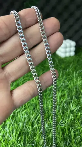 Kalung stainless steel tidak mudah karat bida di pakai di segala acara. #kalungstainlesssteel #kalungcowok #kalungcewek #kalungstainless #paydaysale 