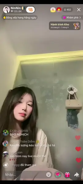 [Hot news] Bạch Nguyệt Quang collab với Tổng Tài Hynna làm gì thế??🧐            Nửa đêm nửa hôm mà hai bà này làm con dân tụi tui mắc cừi quá. Đánh đèn này đỉnh hơn trên live nhiều 🐧, vừa cười đau bụng mà vừa đau mắt😆 #ninnin #vworld019 @NinNin 🌗 @Hynna 🦔 