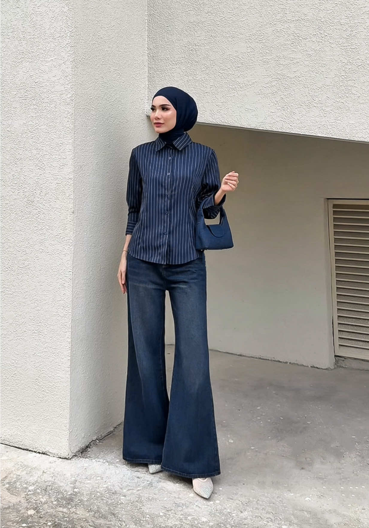Found my blue outfit checkk 💙                                         #outfitideas #outfitoftheday #topforwomen #kemejawanita #kemejastyle 