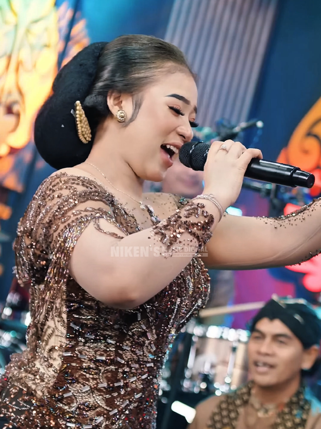 Cerito Manis Gawe Tangis - Niken Salindry @nikensalindryrealll @kembarmusicdigital  .  Full Video On Youtube Channel Kembar Music Digital . #nikensalindry #nikensentertainment #nikensmusicdigital #sanidynusantara #sanidylampung