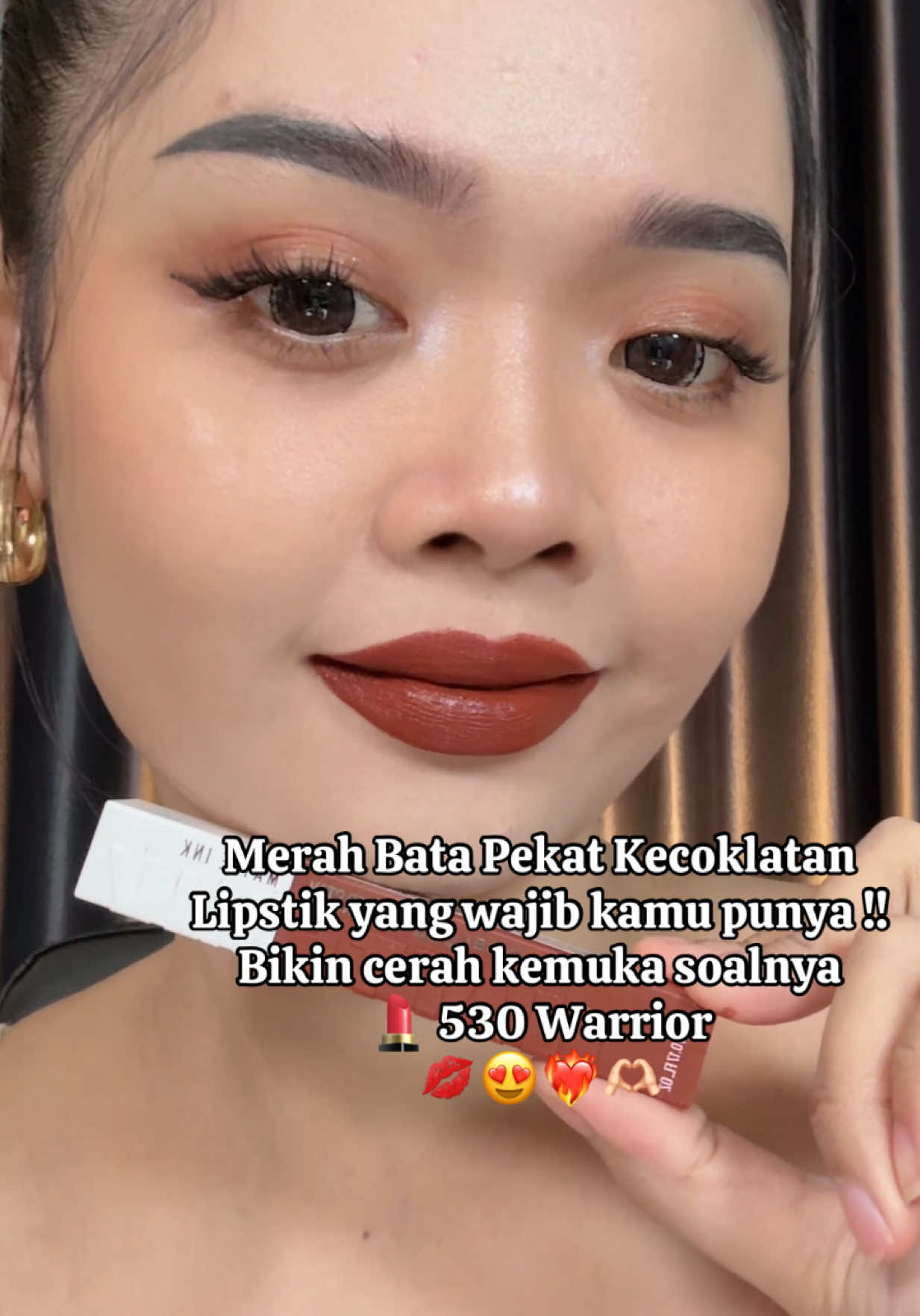 Maybelline 530 Warrior Merah bata coklat pekat yang wajib kamu punya !! @Maybelline Indonesia  . . . #cumamatteinkyangbisa #maybelline530warrior #wearemaybelline #lipmatte #maybellinesuperstay 
