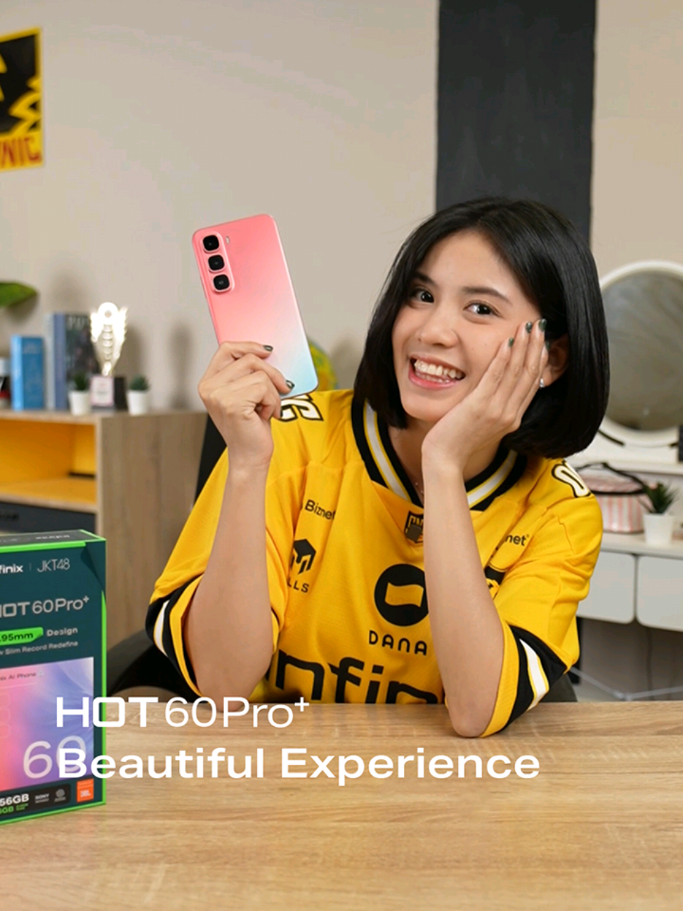 Ini loh review cantik @melati.sesilia @onic.esports buat Infinix HOT 60 Pro+ Baru sekali lihat, langsung jatuh hati sama desain 3D-Curved dan warna Coral Tides yang bikin tambah chic!  #InfinixHOT60Series #InfinixHOT60ProPlus #BeautifulBeast #TipisTapisSadis 