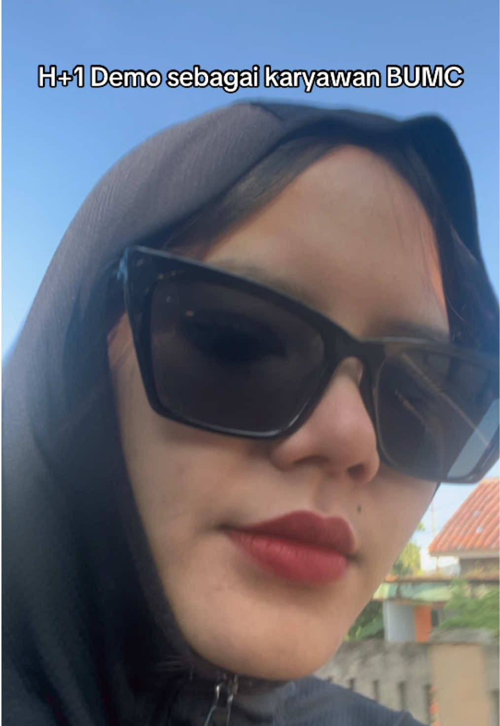 Mending itu DPR drpd cuma bilang masyarakat tolol di tes IQ dulu jelas jelas bayar klian pake motong pajak dr gaji kita. Kok ngatain yg ngebayarin gaji dia. Udah bikin masyarakat ngamok cuma diturunin doang jabatannya, kacau nih negara. #fyppppppppppppppppppppppp #jakartaindonesia #demonslayer #demojakarta 