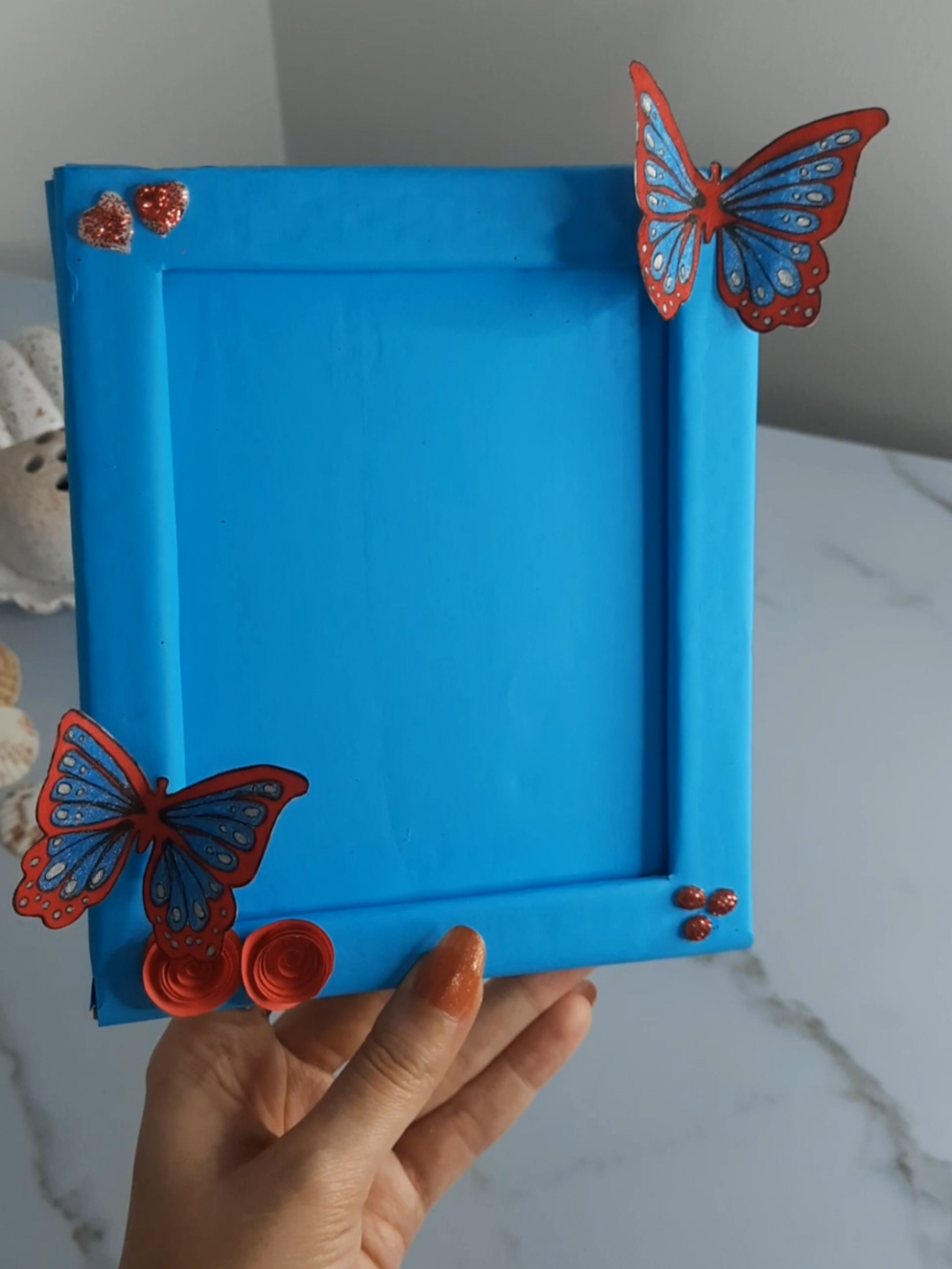 صنع إطار الصورة من الورق 💙 #photoframe #fyp #tiktokviral #papercraft #diyidea 
