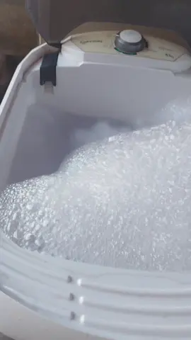 Lavando toalhas no tanquinho 🧼🪣🤣  #lavandoroupas  #asmrlimpeza  #tanquinho  #asmrsatisfying  #videosatisfatorio @Josi Carvalho Asmrs 