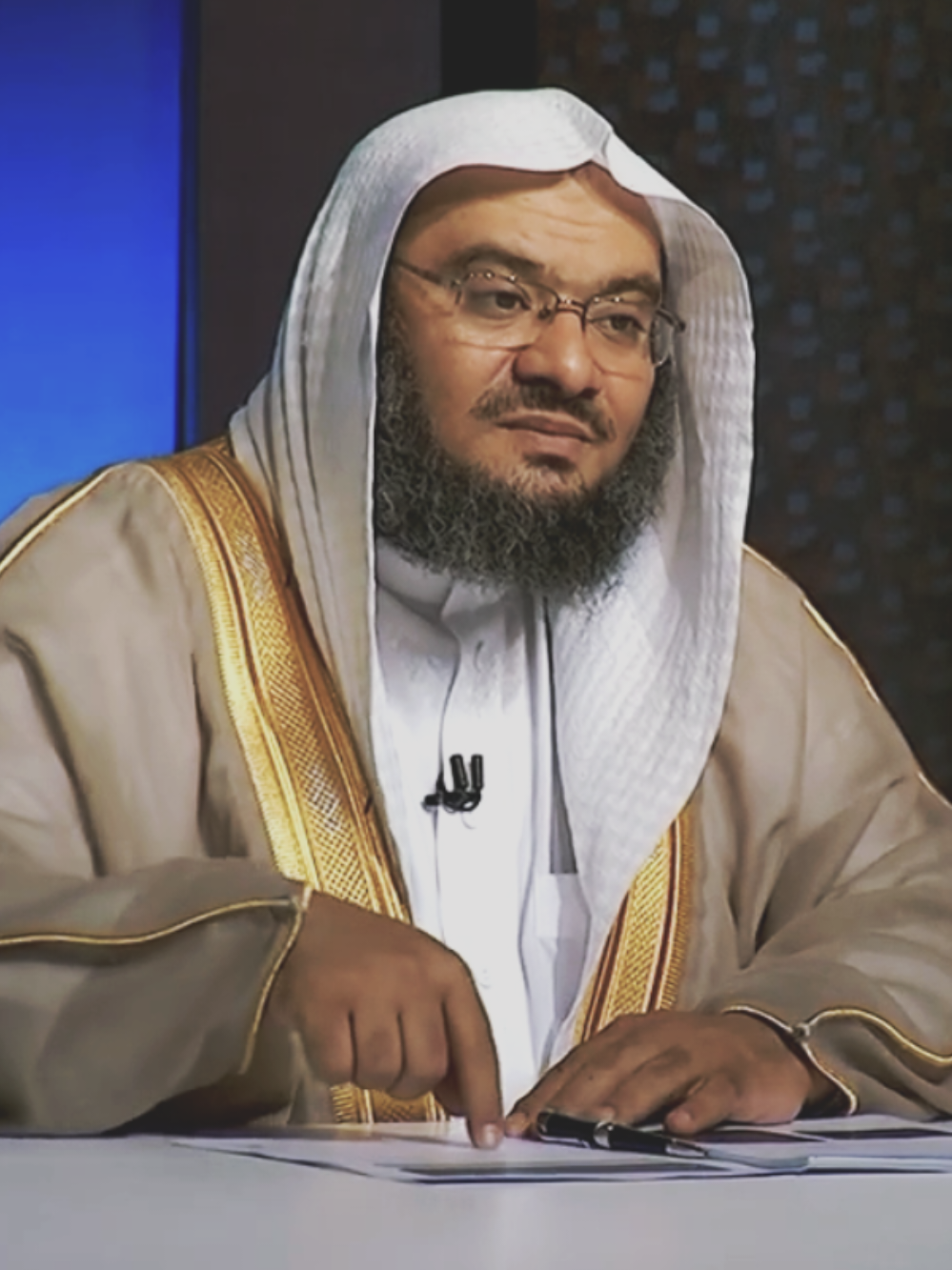 الصراط المستقيم | د. موفق الغامدي [الغلو] هو الإفراط و هو تجاوز الحد الذي شرعهُ الله ، والتشدد بما لم يُشرع ، وهو سبب للانحراف والهلاك . [الجفاء] هو التفريط و هو ترك ما أمر الله به و رسوله عليه الصلاة و السلام  من القول و العمل و الاعتقاد و توصل الانسان لمرحلة ترك الدين . أما [الإعتدال] هو ما يقوم على التوازن بين الإفراط و التفريط و هو التمسك بالشرع بلا زيادة ولا نقصان كما أمرنا الله به 🤍 #صلوا_على_رسول_الله  #اللهم_صلي_على_نبينا_محمد  #سبحان_الله_وبحمده_سبحان_الله_العظيم  #اكسبلور  #ترند 