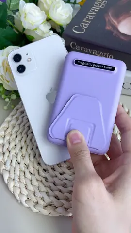 This power bank is very easy to use. It has a capacity of 10,000 mAh. I recommend it to you now.#fyp #podoru #tiktokshoprestock #wireless #charger #magnetic 