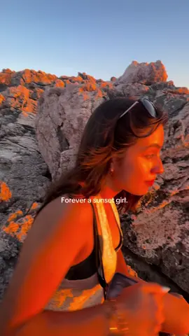Forever a sunset girl ☀️💛 #sunsetlover #sunsets #croatia #sunsetgirl 