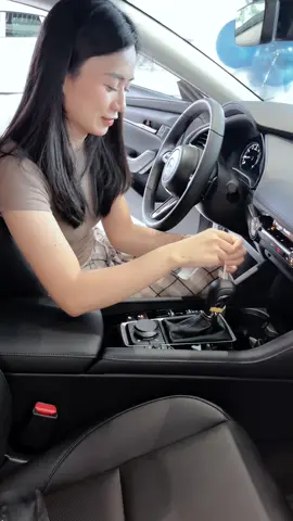 New Mazda 3 đẹp đến nao lòng  Bàn giao thêm siêu phẩm về với chị khách vui tính  Chúc chị và gia đình có thêm thành viên mới Phát Tài Phát Lộc - Vạn Dặm Bình An  Quý khách mua xe đi lễ hú em với nhé  ☎️ 0938.807.594  #mazda3 #mazda #76quangngai 