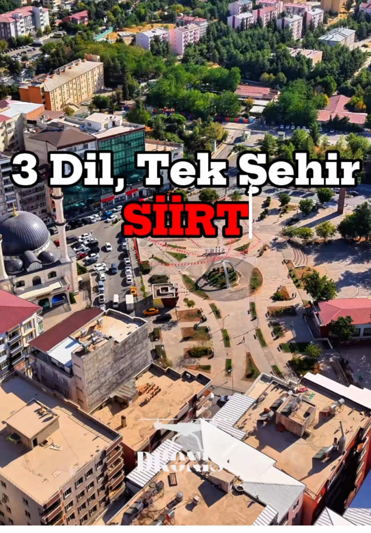 📍Siirt…  Farklı dillerin, kültürlerin ve gönüllerin aynı şehirde buluştuğu yer. Türkçe, Kürtçe ve Arapçanın kardeşçe yankılandığı, tek yürek olan şehir. 🌿 Üç dil, tek şehir: Siirt 💚 #siirt #3dillisehir #droneçekimi #keşfetedüş #dr0nist 