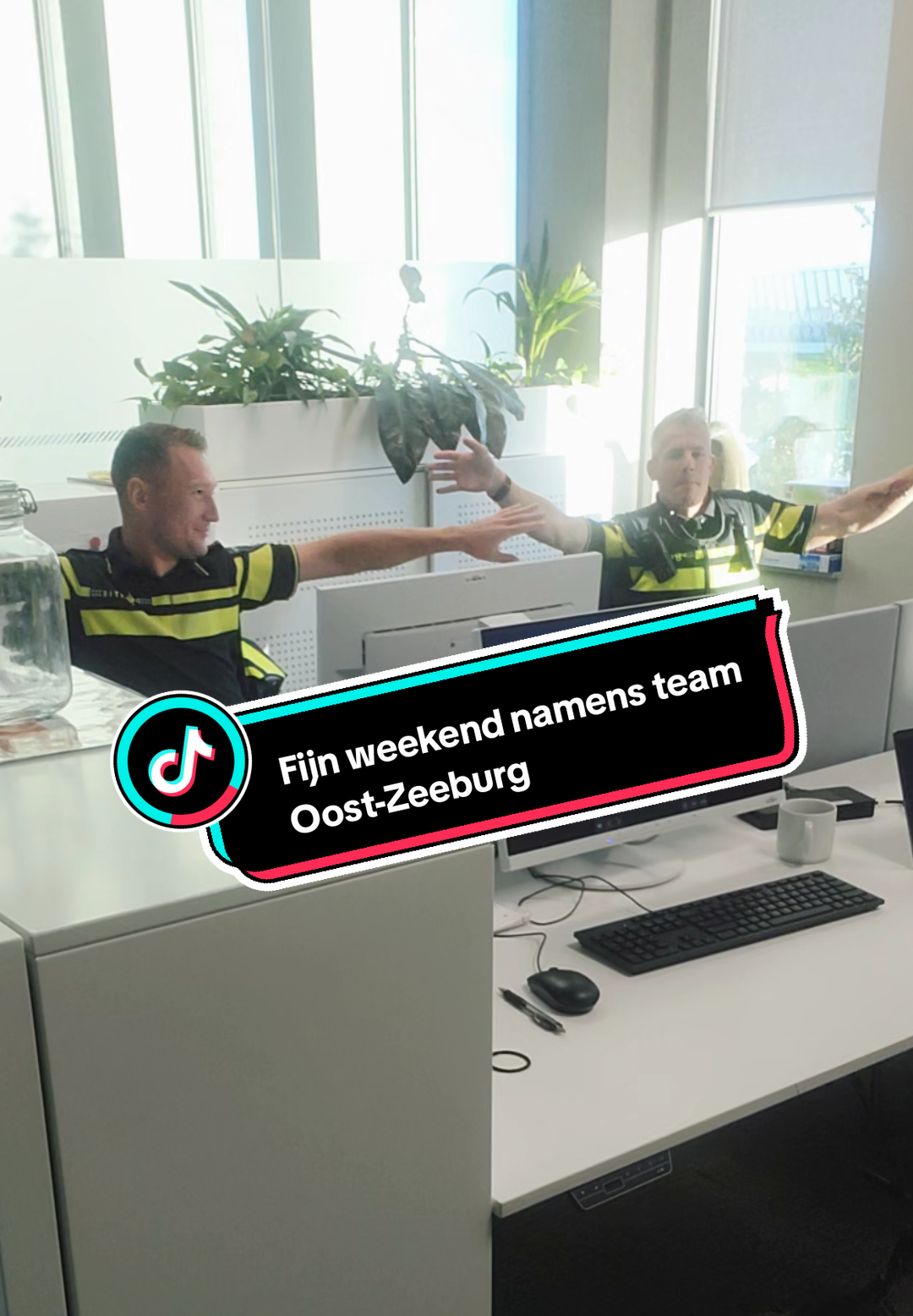 Fijn weekend allemaal namens Basisteam Oost-Zeeburg ❤️ #fyp #police  #f #viral #reels 