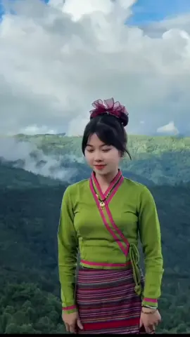 #ဝါးချနေလိုက်😝 #နမ့်ဆန်သူ🙆🏻🙆🏻 #ခူဘီးခြိုဝ်းအဲတအာင်း🇬🇦🥀 #ရောက်စမ်းfypပေါ် #မြင်ပါများပြီးချစ်ကျွမ်းဝင်အောင်လို့😜🤗 