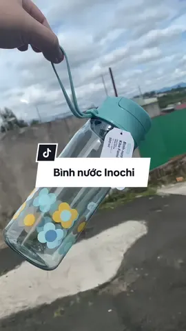 “Bé tự tin mang nước đi học cả ngày 🌈 Kita Fami đang giảm giá xịn xò, mẹ tranh thủ nha!” #binhnuoc #kitafami #inhochi #backtoschool #phuhuynh 