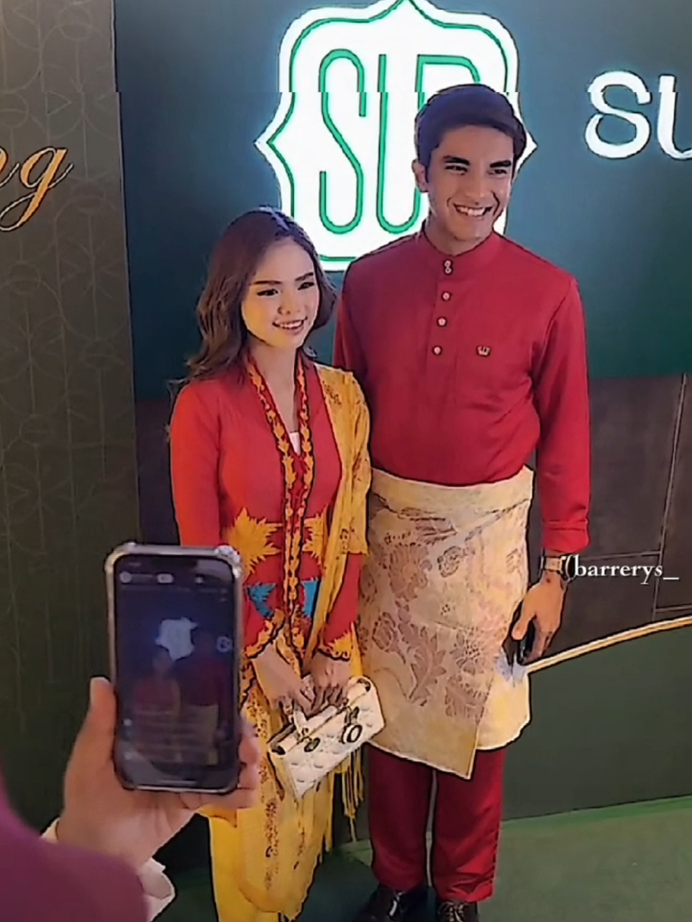 bella cuma perlu makan je, semua yb yang sediakan 😆 (btw cantik betul diorang harini, dah macam pengantin❤️) #bellaastillah #syedsaddiq #fyp #fypage #fy 