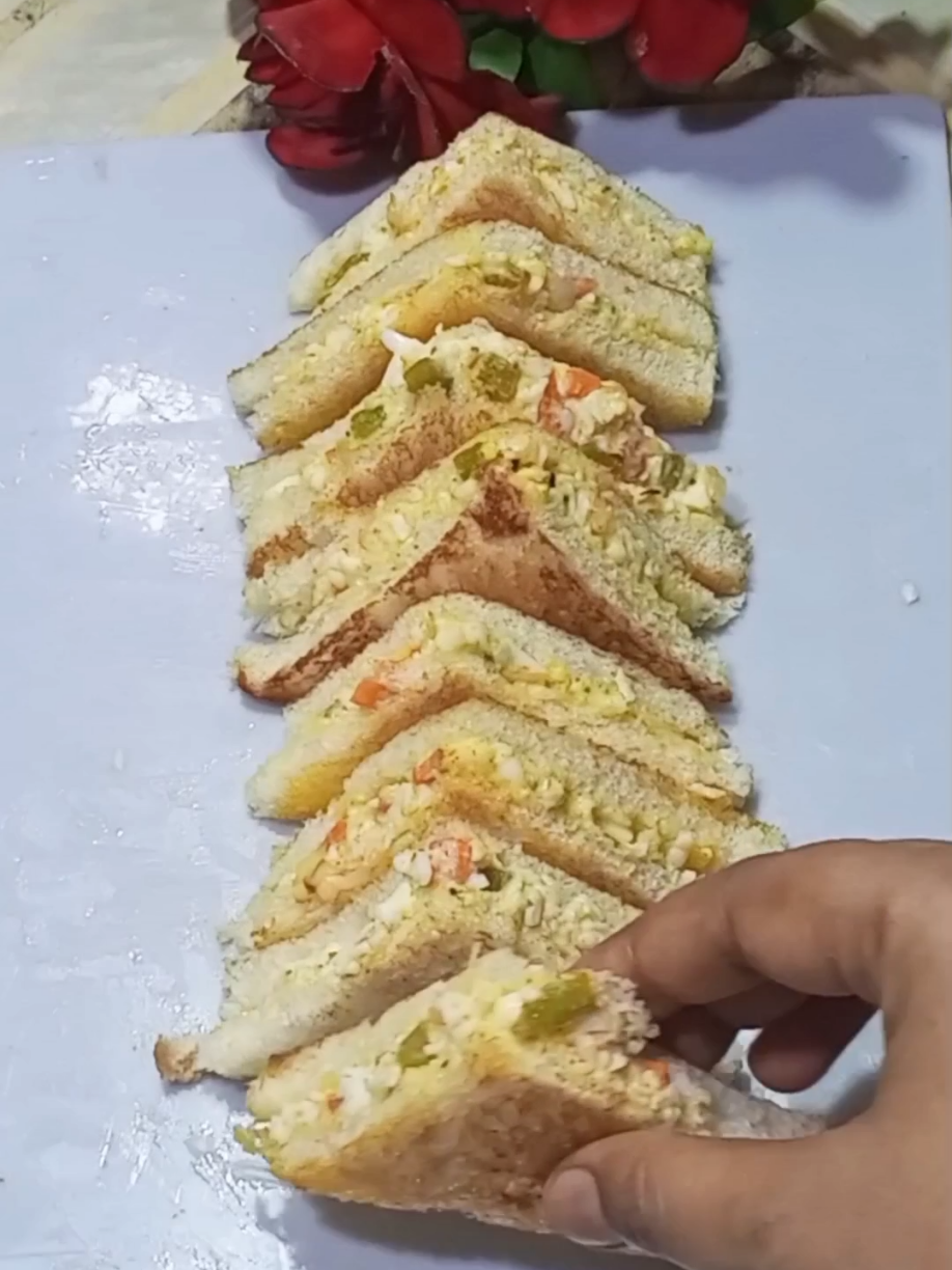 sirf 30 RS ki bread se bnao mazedar Aur plat bhar k yummy minni sandwich #foryou #viral #indianrecipes #fyp #foryoupage❤️❤️ 