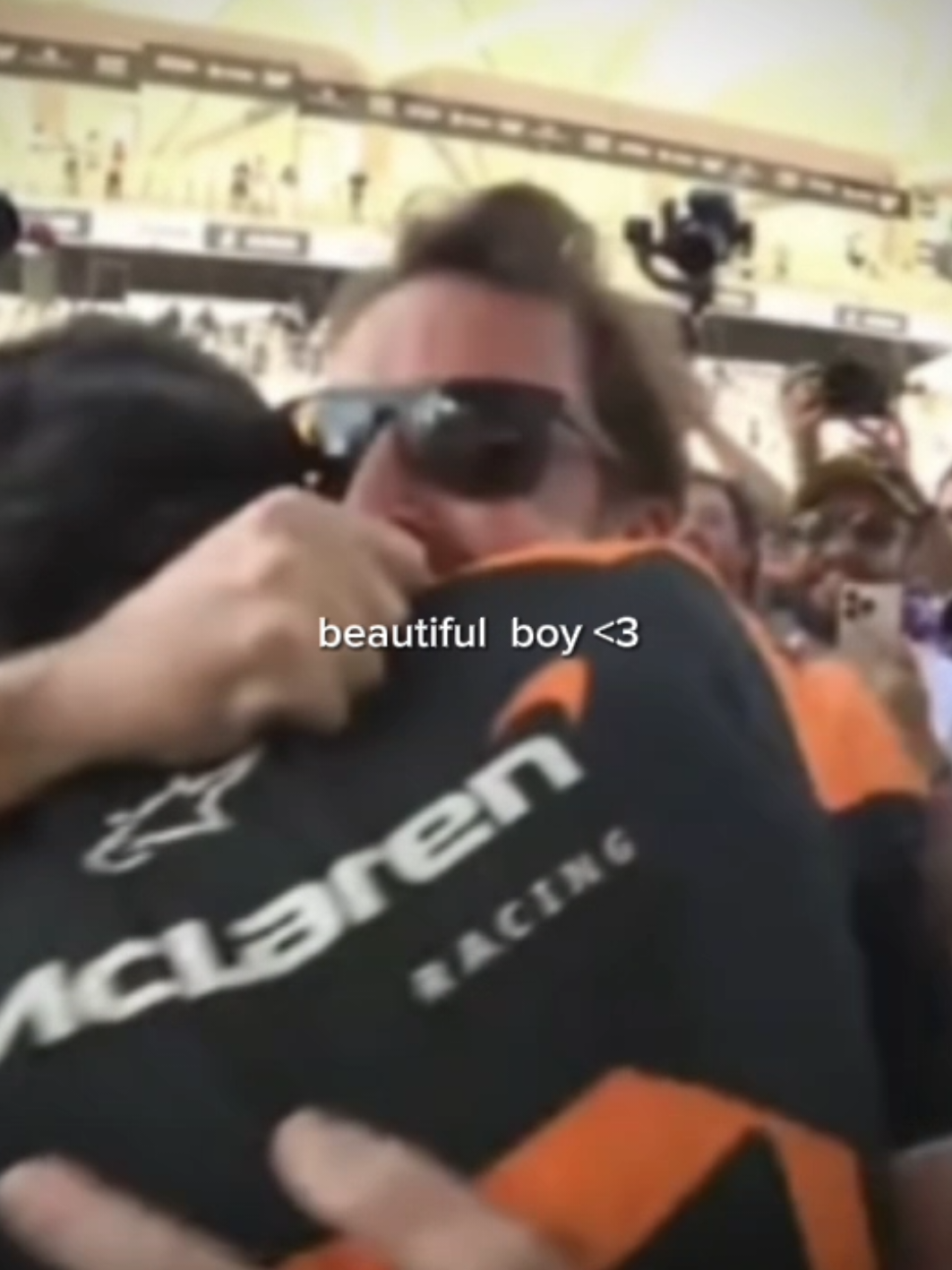 they're so cuteee 🤏#gabrielbortoleto #fernandoalonso #sauberf1 #astonmartin #f1