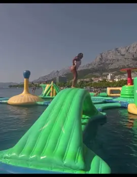 Ragazzi, sarei bravo a fare wipeout? Niente batte una vacanza Jet2 🤟 #vacanza #fyp #eurosummer #explore #viral