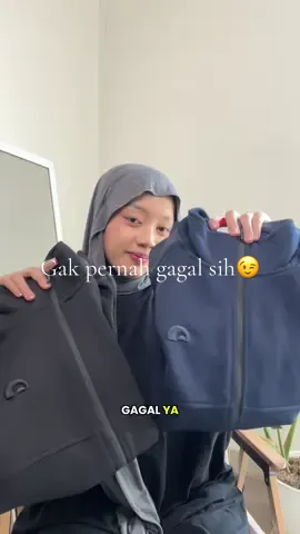 Jaket yang keliatan nya tebal tapi gak gerah ya cuma tracktop Daymate ini, buruan klik keranjang kuning nya dan checkout sekarang juga!! #troveast #trvst #startyourmove #jacket #tracktop 