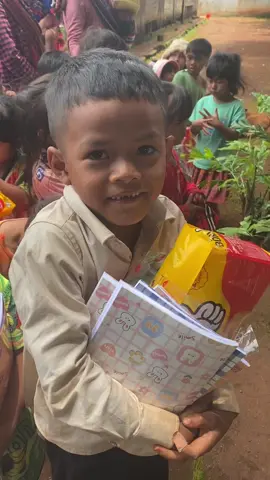 Hành trình Cùng em đến trường năm 2025 đến với Buôn Chuối - một địa phương rất khó khăn của Lâm Đồng. Rất mong có thể đến được nhiều vùng khó khăn để tiếp sức cho các em nhỏ đáng yêu #balava #balavachocolatehouse #thiennguyen 