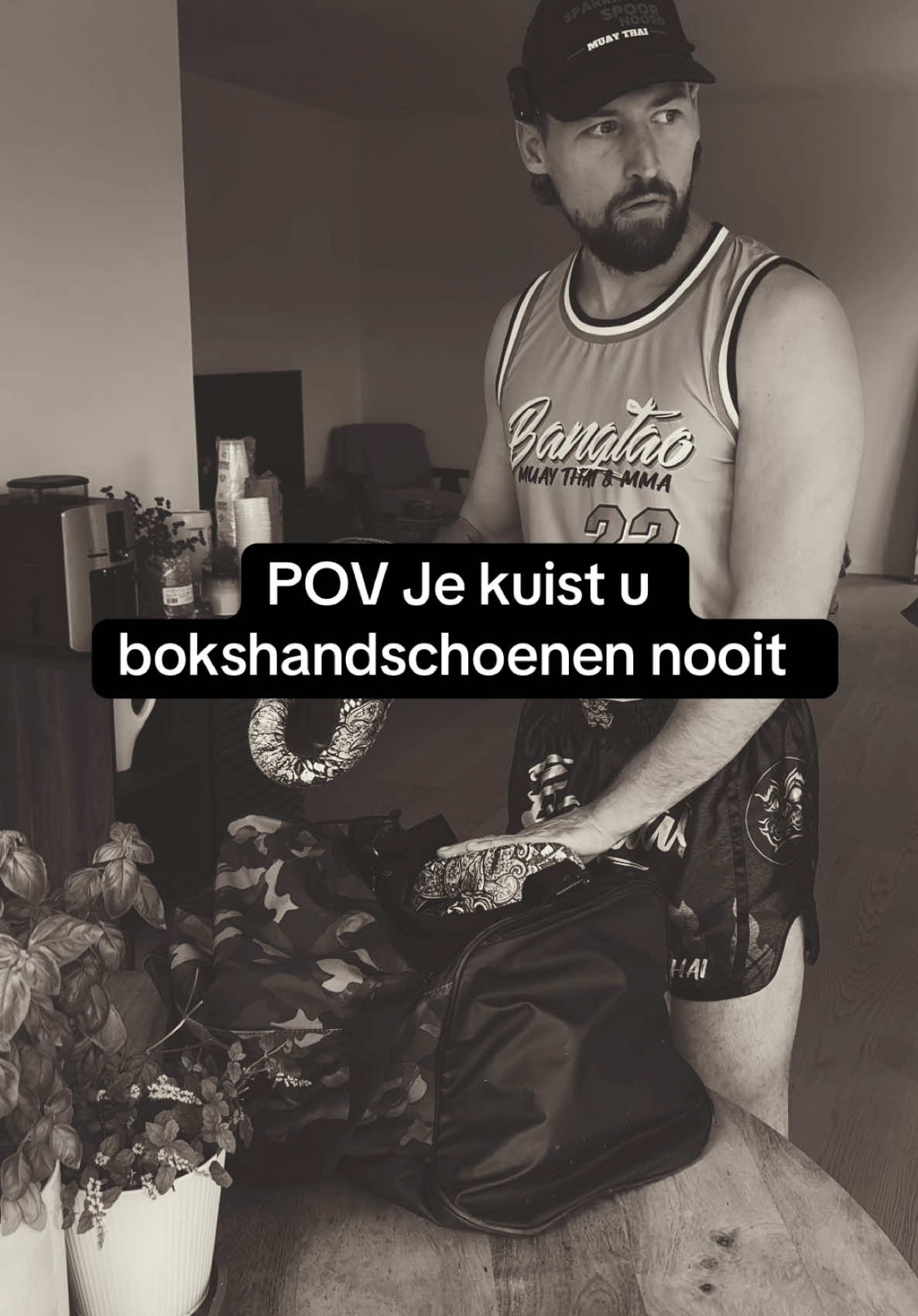 Sowieso gij kuist u handschoenen niet, viezerik  #muaythai #sparringspoornoord 