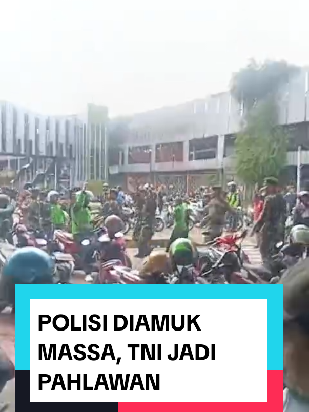 POLISI DIAMUK, TNI JADI PAHLAWAN #polisi #brimob #demojakarta #tni #ojol 