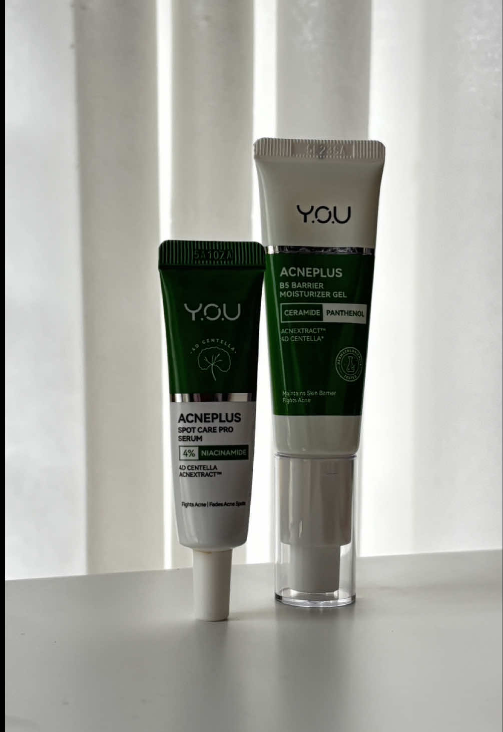 throwback to my intern days in 2023, my skin barrier memang totally rosak 😭 fast forward to now, my routine dah simple je with the Y.O.U ACNEPLUS Duo 💆🏻‍♀️✨ the duo memang best for acne-prone skin macam i dulu. now, kulit rasa calmer, hydrated & marks pun makin pudar 🤍 @YOU Beauty Malaysia  #YOUBeautyMy #YOUACNEPlus #YOUACNEPLUSDuo 