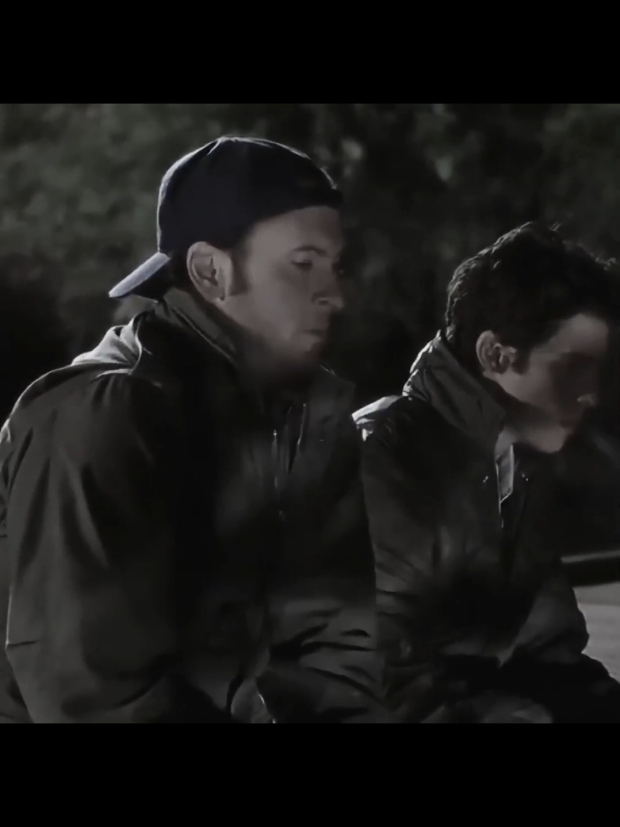 i know Lorelai was hurting but she was so wrong to treat Luke this way #gilmoregirls #roryandjess #lukeandlorelai #sadedit 