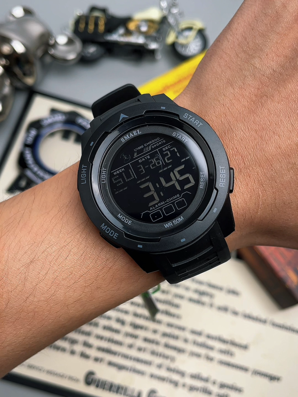 Jam tangan olahraga model digital Smael SL8105 warna hitam #bestseller #hargapromo #keren #jamtangan #smael 