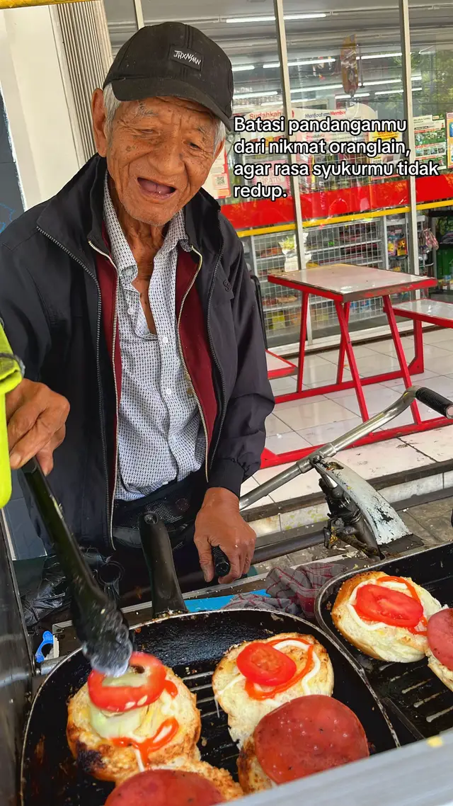 Mereka lelah tapi tidak seberisik kita💔🥺 #placetogo #jogja24jam #burgers #fypage 