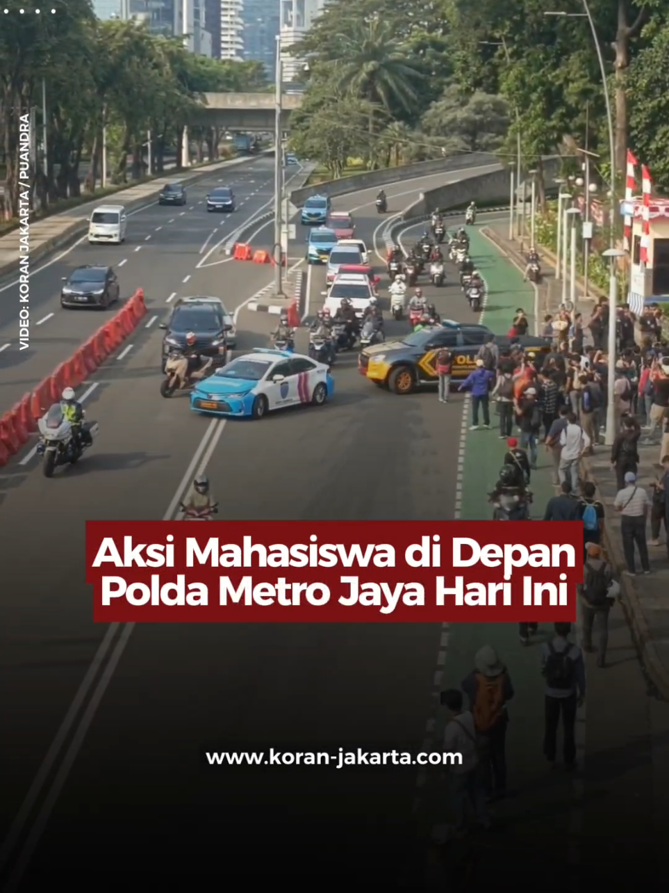 Hari ini suara mahasiswa mengguncang gerbang Polda Metro Jaya. Bukan sekadar aksi, tapi teriakan kemarahan atas kematian Affan yang belum mendapat kejelasan. #Koranjakarta #KeadilanUntukAffan #SuaraMahasiswa #PoldaMetroRicuh #Brimob 