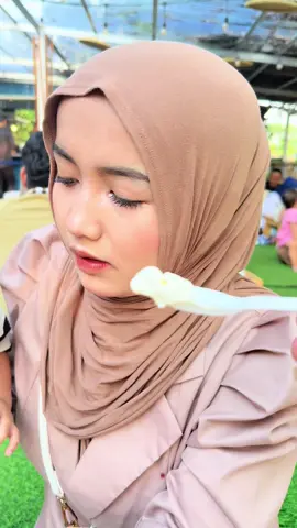 lemot banget😭