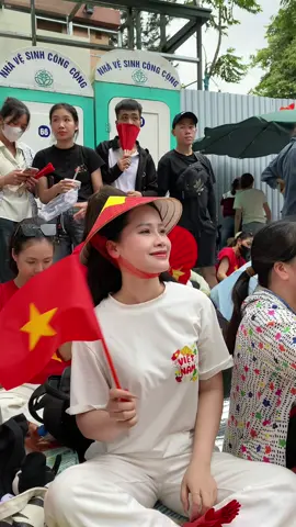 Concert Quốc gia cùng mình cả nhà iu ơii #GiuNhipTuHao #TronToiCung #KhongNuaVoi   @Nguyễn Hằng @Vũ Tài 