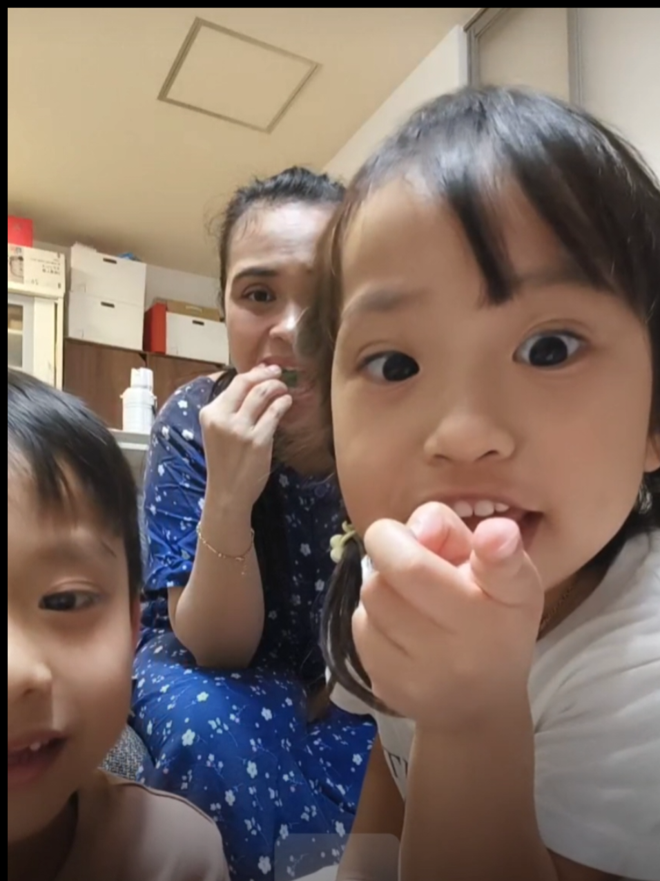 Jangan bilang gitu besti 🫵🫵🫵 lucu banget sihh ritss wkwkwk sc : liveuenofamily #uenofamilyjapan #ritsukicore #natsuki #fyppppppppppppppppppppppp #fypage 